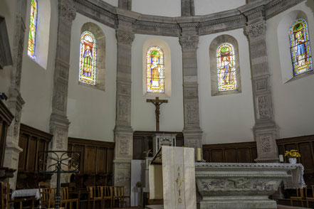 Bild: Chor der l´Église  Saint-Laurent in Barjac 