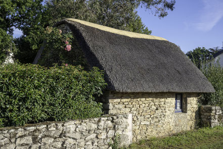  Bild: Haus mit Reetdach in Bréca 