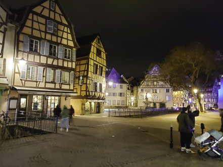 Bild: Am Abend am Place de l´Ancienne Douane in Colmar