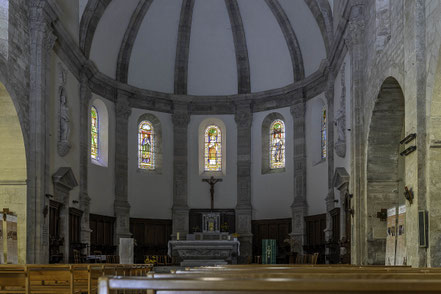 Bild: Chor der l´Église  Saint-Laurent in Barjac 