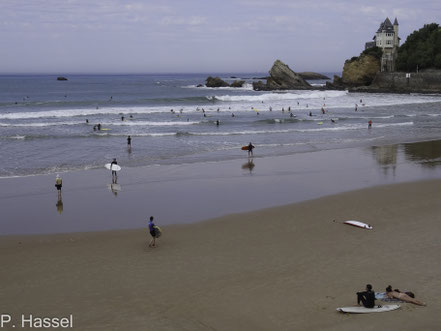 Bild: Surfer am Strand von Biarritz 