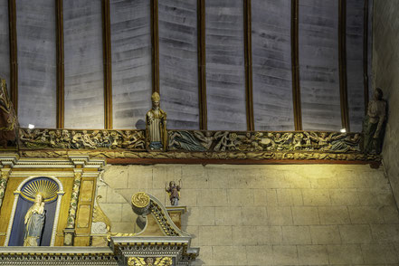 Bild: getäfeltes Gewölbe in der Kirche Saint-Germain in Pleyben 