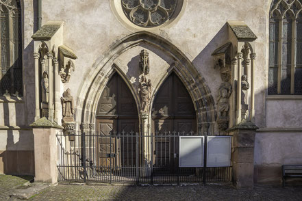 Bild: Portal der Église du Couvert in Ribeauvillé im Elsass, Frankreich