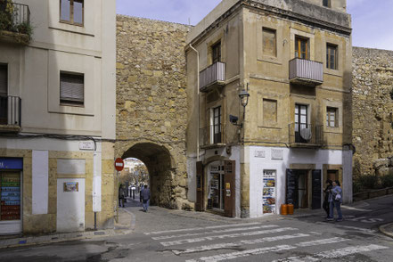 Bild: Portal del Roser vom Innern der Altstadt in Tarragona