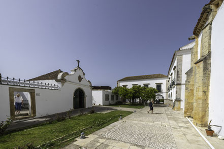 Bild: Außenbereich der Kathedrale Igreja de Santa Maria in Faro