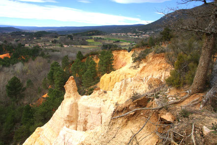 Bild: Ockerberge Rustrel im Vaucluse 