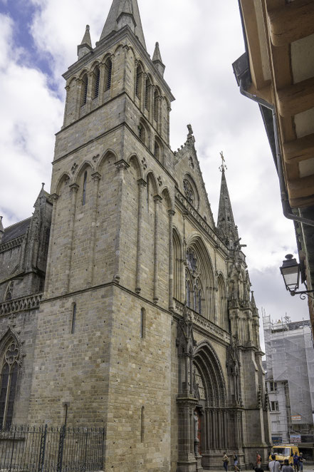 Bild: Glockenturm der Kathedrale Saint Pierre in Vannes