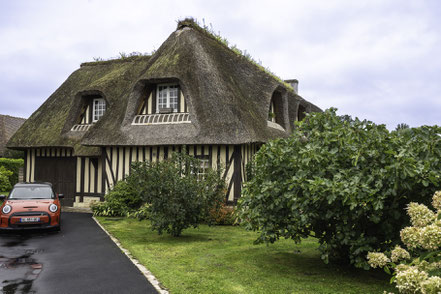 Bild: Fachwerkhaus in Beuvron-en-Auge in der Normandie