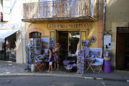 Bild: Geschäftsfasade in der Provence