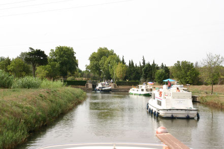 Bild: Hausboot-Tour auf dem Canal du Rhône a Sète und Étang de Thau in den Canal du Midi 