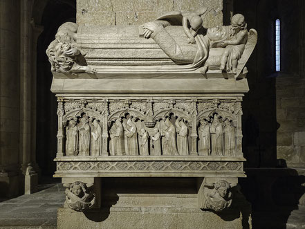 Bild: Grabstätte in der Abteikirche von Monestir de Santa Maria de Poblet