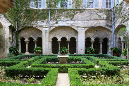 Bild: Kreuzgang in der Monastère de St-Paul-de-Mausole