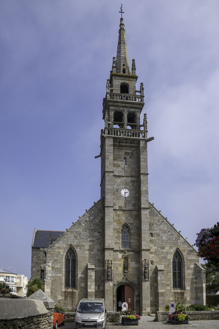 Bild:  Portal und Glockenturm der Église Sainte-Croix in Le Conquet 