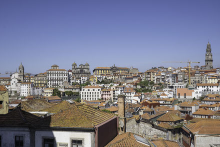 Bild: Blick auf Porto vom Vorplatz der Kathedrale