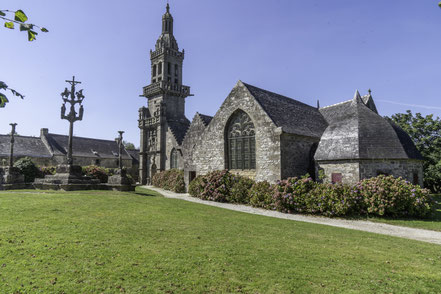 Bild: Fassade der Chapelle Sainte-Marie-du-Ménez-Hom