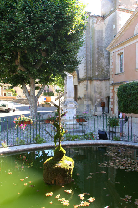 Bild: Brunnen in Villares, Vaucluse