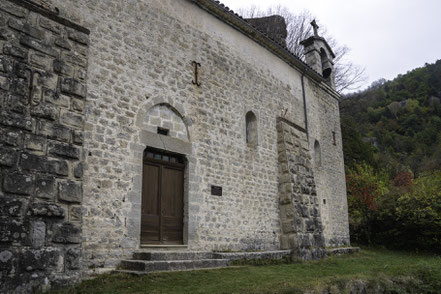 Bild: Wanderung zur Chapelle Notre-Dame in den Sandsteinformationen Les grès d’Annot in Annot 