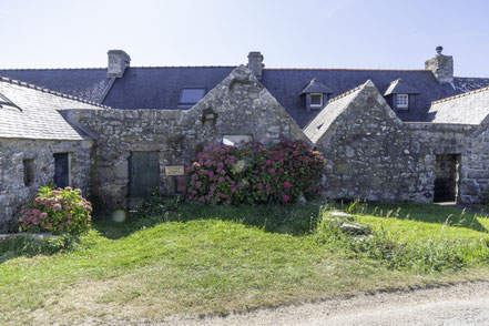 Bild: Häuser in Kerglintin auf der Halbinsel Crozon 