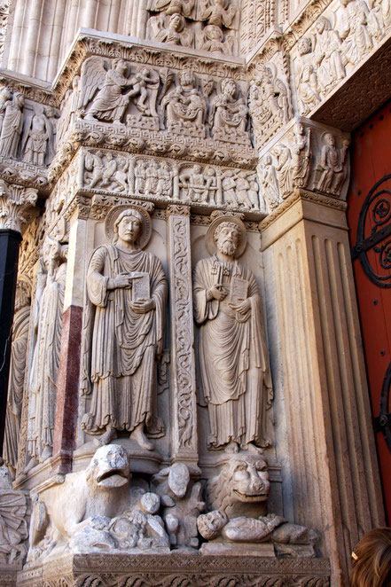 Bild: Das Portal der Église St.-Trophime in Arles