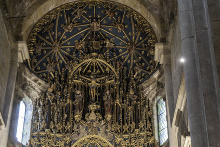 Bild: Retable am Hauptaltar der Kathedrale "Sé Velha" in Coimbra