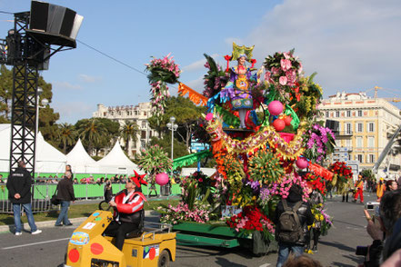 Bild: Blumencorso beim Karneval in Nice (Nizza)