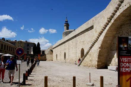 Bild: Stadtmauer mit Tour de Constance in Aigues-Mortes