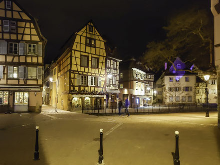 Bild: Am Abend am Place de l´Ancienne Douane in Colmar