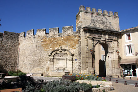 Bild: Port d´Avignon in Monteux