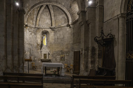 Bild: Seitenaltar im rechten Schiff der Église Saint-Sauveur in Manosque