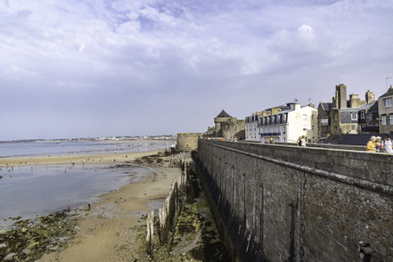 Bild: Stadtmauerrundgang in Saint-Malo 