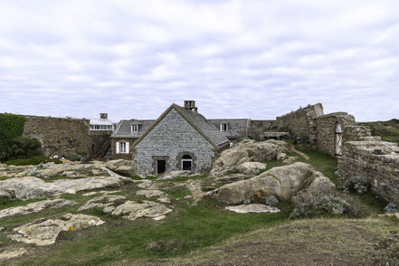 Bild: In den Mauern des Fort du Cap Lévi