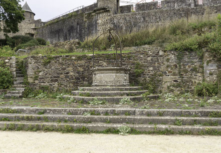 Bild: Wasserbrunnen des Château de Fougères 