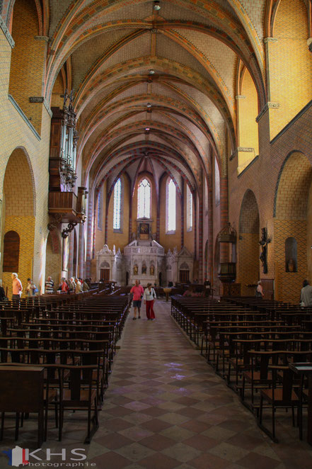 Bild: im Innern der Klosterkirche Saint-Pierre in Moissac