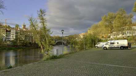 Bild: Wohnmobil-Stellplatz in Amarante in Portugal