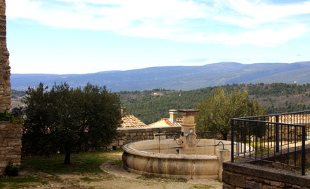 Bild: Brunnen in Caseneuve