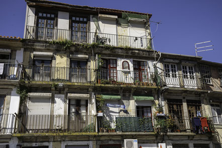 Bild: Häuserfront in Porto
