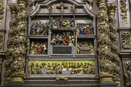 Bild: Retable de la Passion in der Kirche des umfriedeten Pfarrbezirkes in Lampaul-Guimiliau  