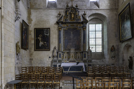 Bild: Linker Seitenaltar in der Église abbatiale Saint-Sauveur in Montivilliers