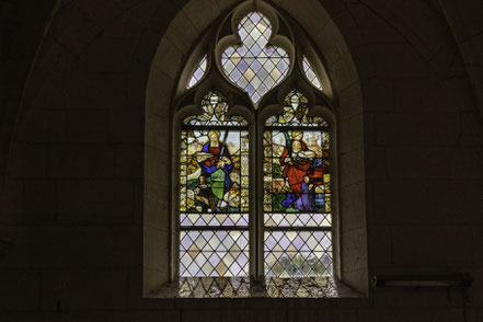 Bild: Glasfenster linken Schiff der Église Saint-Laurent in Marais-Vernier