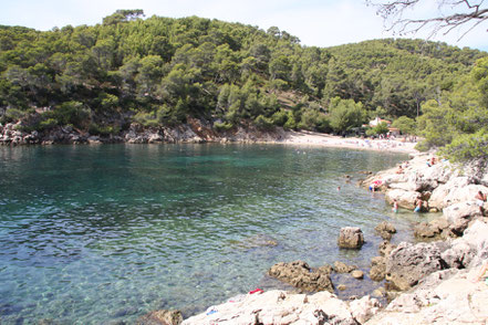 Bild: Blick an den Strand der Bucht "Port-d´Alon" bei Bandol