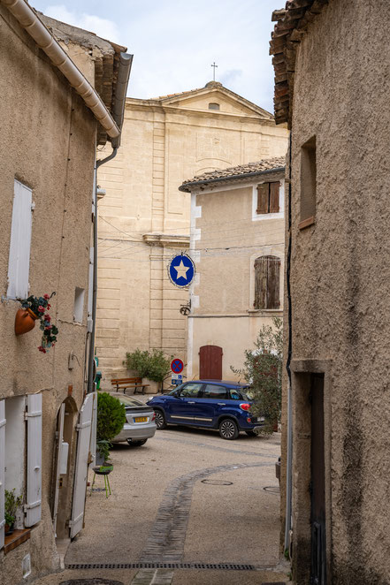Bild: Mérindol im Luberon mit Église Sainte-Anne 
