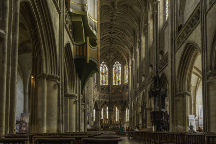 Bild: Das Innere der Église Saint-Pierre de Caen