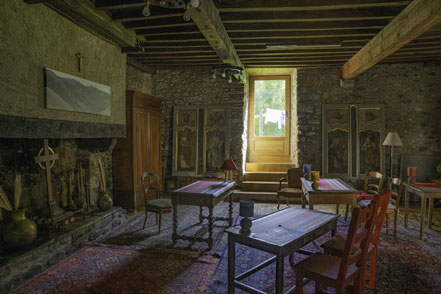 Bild: Der Kreuzgang der Monastère Notre-Dame de Sarrance in den Pyrenäen, Frankreich 