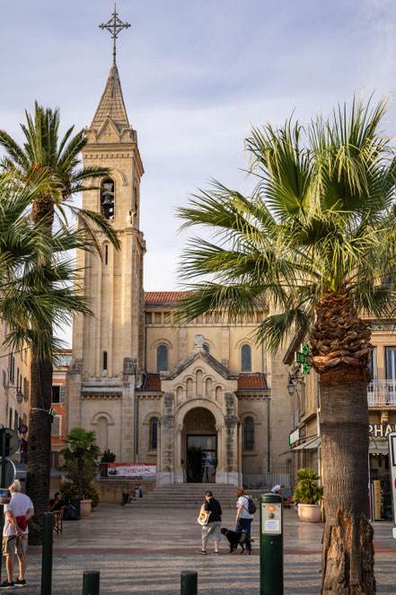 Bild: die Kirche Saint-Nazaire in Sanary sur Mer 