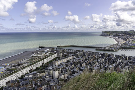Bild: Blick auf Le Tréport mit Hafen und Leuchtturm