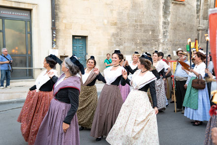 Bild: La Pégoulado in Arles, Bouches du Rhône 