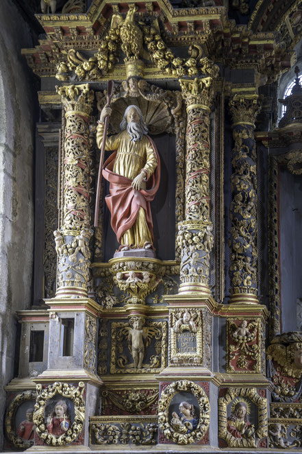 Bild: Altar der Heiligen Anna in der "Église Saint-Derrien" im Umfriedeten Pfarrbezirk Commana 