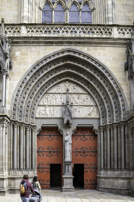 Bild: Das Portal der Kathedrale Saint-Pierre in Vannes