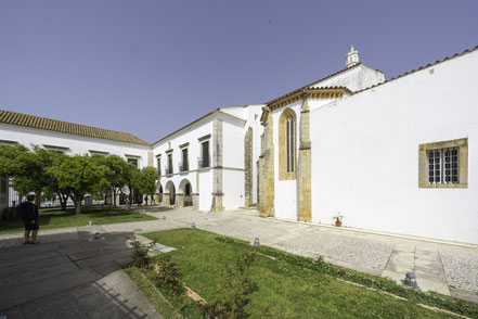 Bild: Außenbereich der Kathedrale Igreja de Santa Maria in Faro 