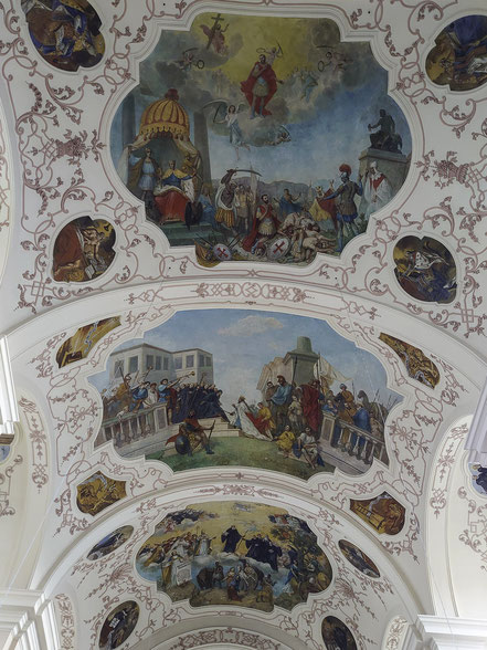 Bild: drei Deckengemälde in Hauptschiff der Abtei- und Pfarrkirche Ebersmünster im Elsass, Frankreich